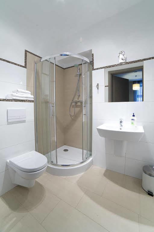 Avalis Apartamenty พอซนาน ภายนอก รูปภาพ